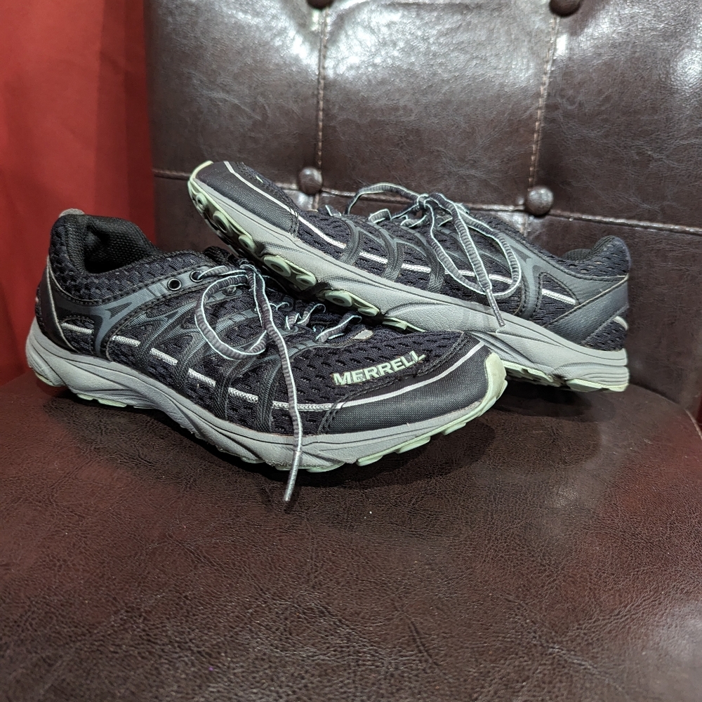 Women's Merrell low top trail shoes size 7.5 black